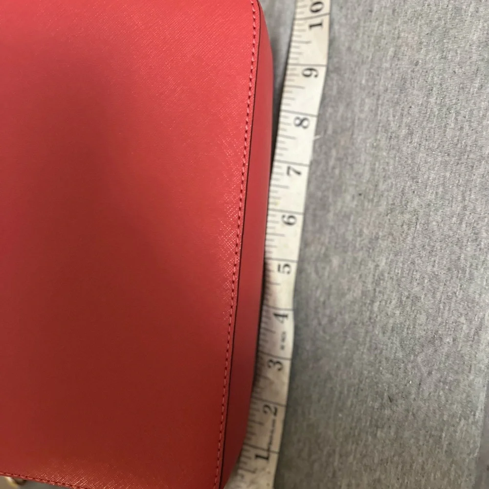 🆕. Michael Kors Jet Set Cherry Crossbody Bag with chain shoulder strap.